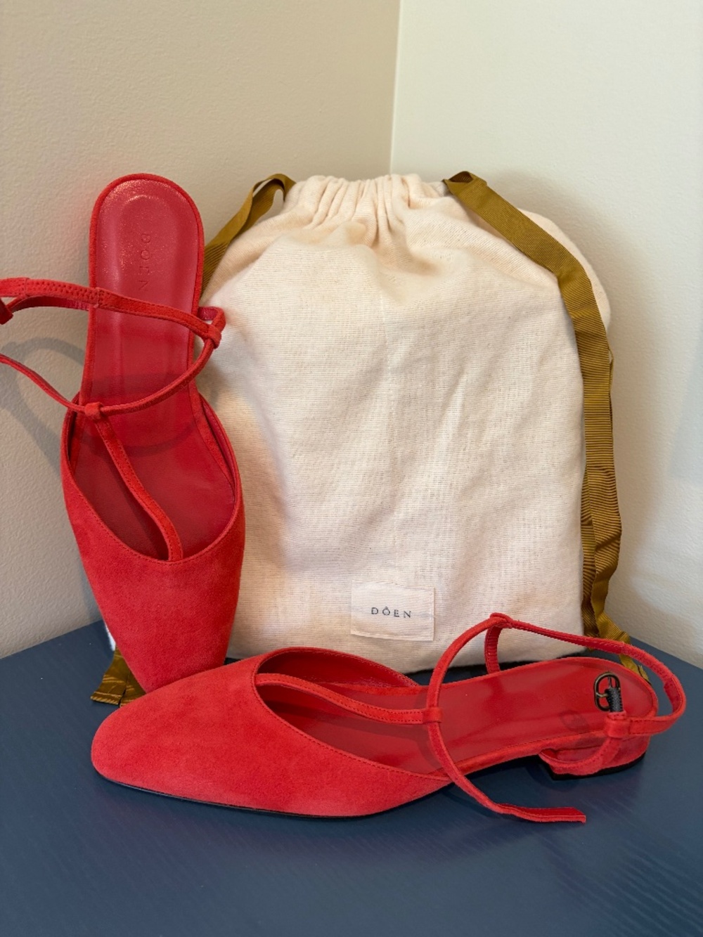 Doen suede t strap ballet flat